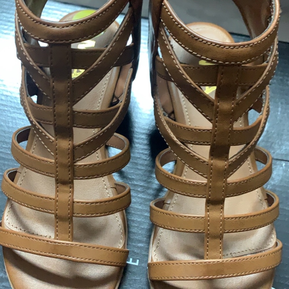 Girls sandals